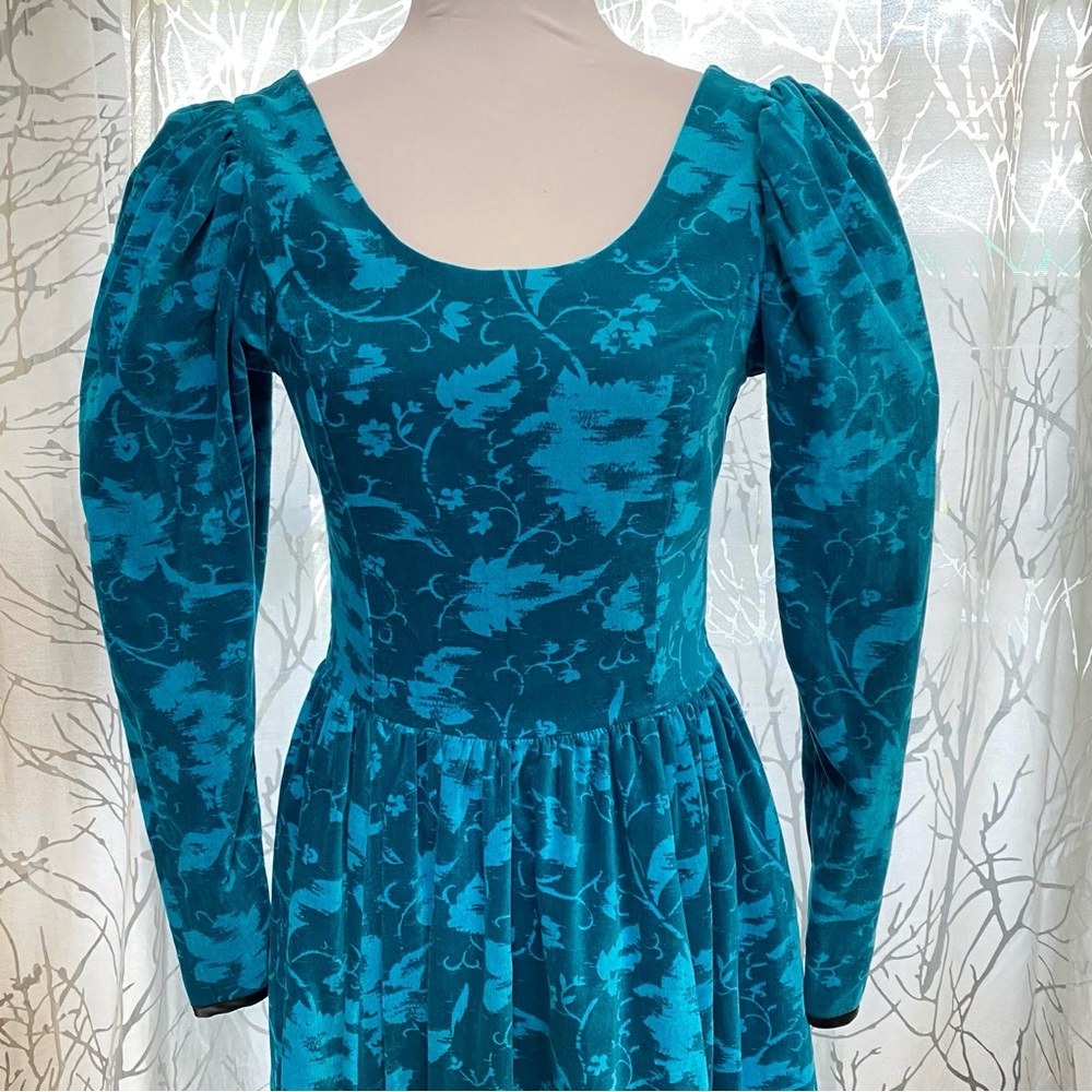VINTAGE LAURA ASHLEY BLUE TEAL FLORAL PRINT VELVET PUFFY LONG SLEEVE MAXI DRESS - Picture 2 of 10